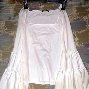 Simple square neck top with flare arms.